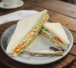 Chicken Coleslaw Sandwhich
