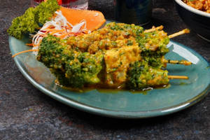 Broccoli & Tofu On Skewers With Peanut Sauce