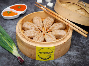 Whole Wheat Nepalese Paneer Steamed Momo (8 Pcs)