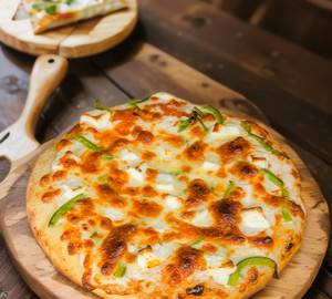 Spicy Paneer Pizza with Pepsi Soft Beverage [400 ml]