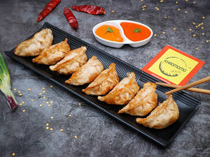 Nepali Chicken Fried Momo (8 Pcs)