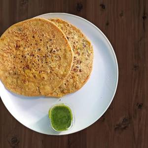 Sattu paratha and green chutney [2 pieces]