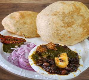 Chhole Bhature (Paneer Filled)
