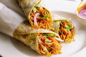 Veg Noodles Roll