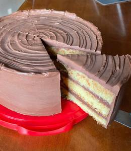 Chocolate Ganache Cake (Vanilla Sponge)