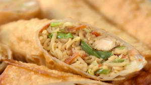 Chicken Noodles Roll