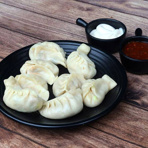Veg Cheese Momos [6 Pcs]