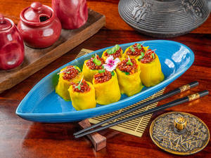 Jade Rolls In Hot Garlic Sauce (6 Pcs)