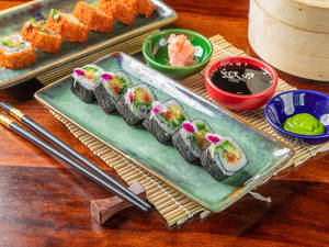 Tao California Sushi Roll (6 Pcs)