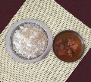 Rice ( 200 Gms ) + Halal Chicken Curry ( 3 Pcs)