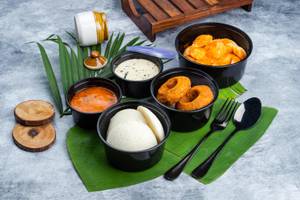 Idli 1 Plates + Medu wada 2 Plates+ Button Idli 2 Plates