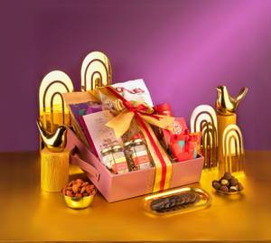The Chocolates and Nuts Festive Gift Tray
