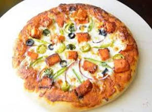 Tandoori Paneer Tikka Pizza