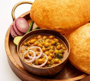 Chole Bhature [2 Pieces]