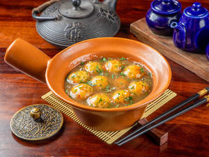 Fried Dumpling In Ginger Coriander Sauce
