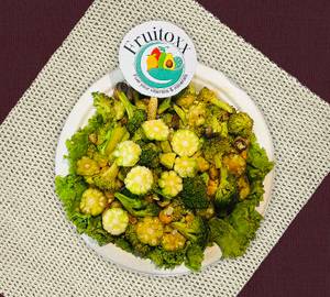 Vegan Warm Brocolli &
Mushroom Crunch Salad