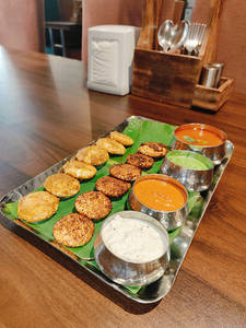 Assorted Podi Idlis