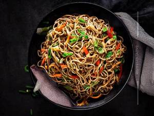 Mushroom Hakka Noodles