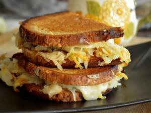 Paneer Patty Sandwich (Energy 330 Kcal  18 G Protein)