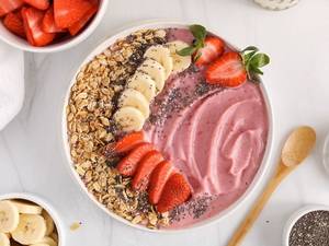 Strawberry Passion Bowl (Energy 310kcal, 24.8g P)