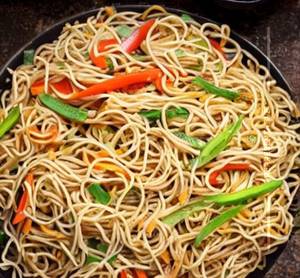 Veg Hakka Noodles[mini Pack]