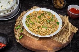 Egg Hakka Noodles