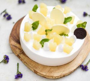 Classic Pineapple Cake 