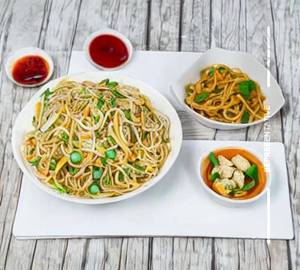 Egg Hakka Noodles 