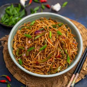 Veg chilli garlic noodles