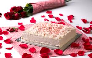 Red Velvet Cake Iced Full