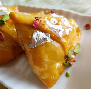 Sweet Samosa / Singara