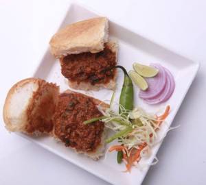 Mutton Chattpata Keema Pav Slider