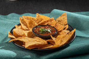 Nachos With Salsa Sauce