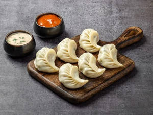 Chicken Momos (steamed)