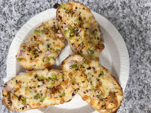 Veggie Cheese Garlic Bread(4pcs)