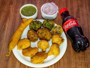 Paneer Pakora + Coke 250 Ml Pet Bottle