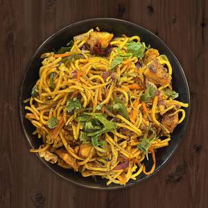 Egg Schezwan Noodles (Spicy)