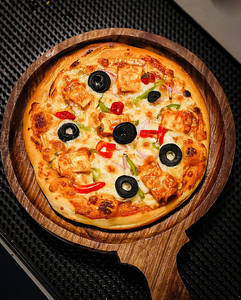 Chilly Panner Makhani Pizza