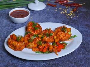 Veg gravy momos [8 pieces]