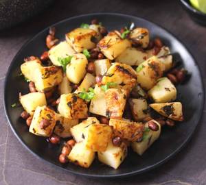 Crispy Masala Aloo With Dahi