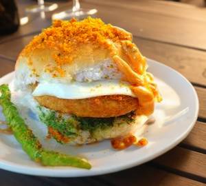 Butter Cheese Vada Pav