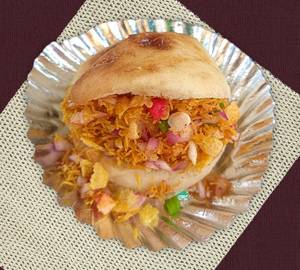 Special Bhel Puri Wala Kulcha