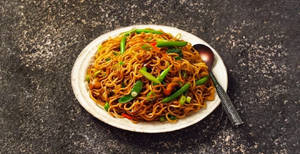 Veg Chow Mein (1 Plate)