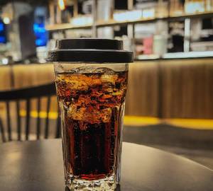 Coke Zero Soft Drink (Medium)