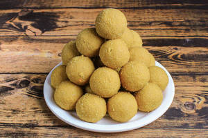 Besan ke Laddu