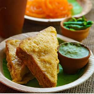 Bread Pakoda ( 2 Pieces)