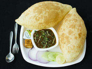 Chana Bhatura