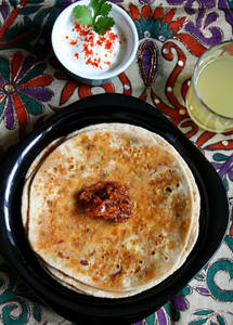 Paneer Paranthas With Pickle & White Butter