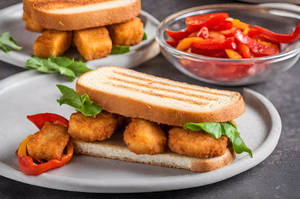 Grilled Chilli And Nuggets Sandwich