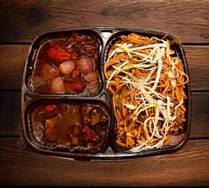 Egg Nooles with Chilly Chicken